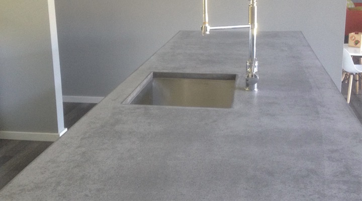 Dark grey Concrete island bench with undermount sink in a Perth Hills residence, again by Concrete Studio. More #concrete on the blog.